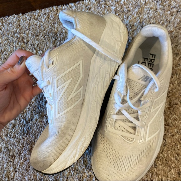 New Balance White Athletic Shoes ππ₯°β¨ - Picture 4 of 6